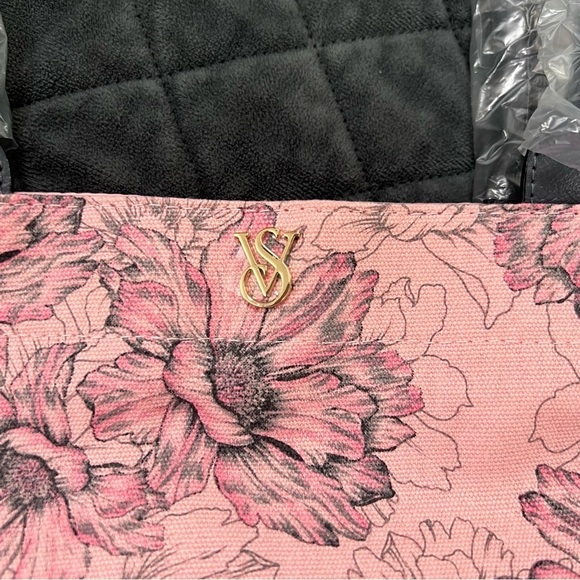 Victoria Secret Tote Bag Travel Pink Floral Square Books Storage Purse - Picture 10 of 10